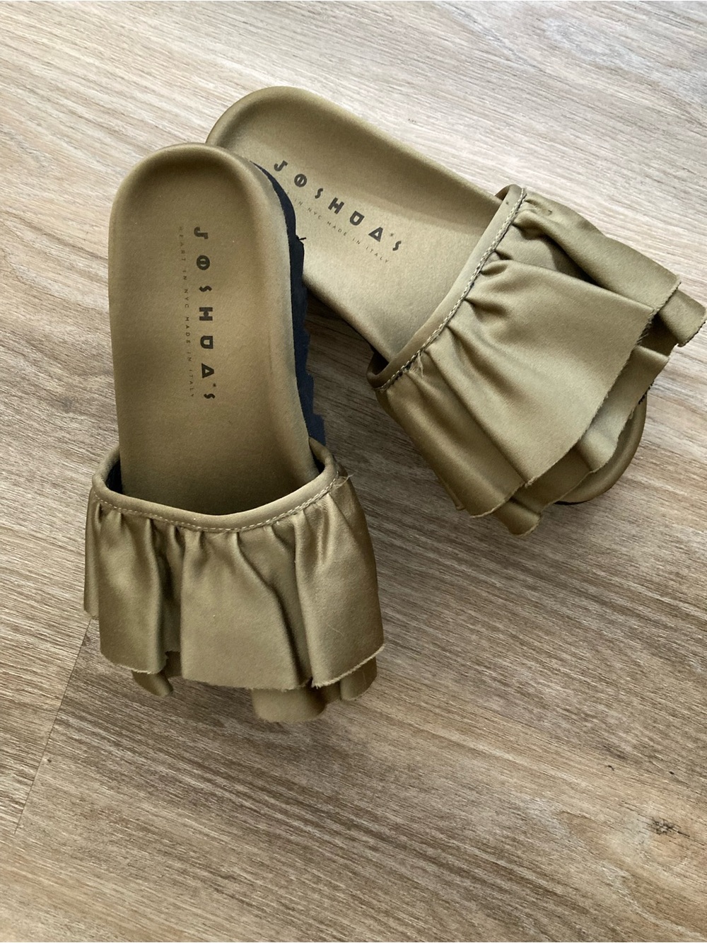 Joshua's Olive Ruffle Slide Sandals - Women's